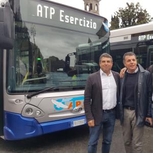 Nuovi autobus ATP: il consigliere delegato alla viabilità Franco Senarega, il sindaco di Rapallo nonchè vicepresidente di Città metropolitana Carlo Bagnasco ed il consigliere delegato ai trasporti Claudio Garbarino