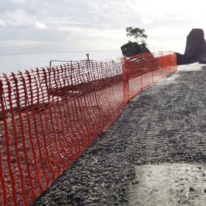SP227 di Portofino: alcune voragini sono già state riempite con massi e ghiaia (2)