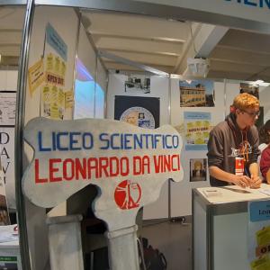 Gli stands delle scuole presenti 3