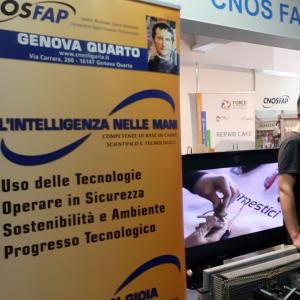 Gli stands delle scuole presenti 7