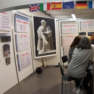 Gli stands delle scuole presenti 17