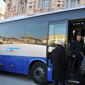 Presentati i nuovi mezzi ATP: arrivo dei bus sotto la sede di Regione Liguria (16)