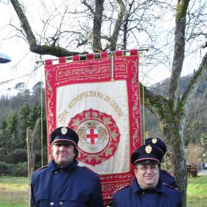 20 Il ricordo di Coreglia Ligure per i deportati ad Auschwitz del campo 52. Il gonfalone di CMGE