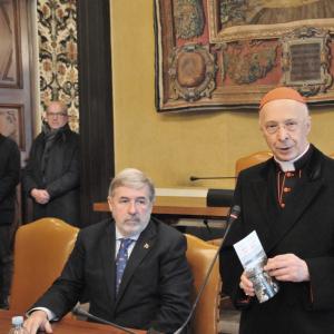 L'augurio ai dipendenti di CMGE, Il sindaco Marco Bucci ed il cardinale Angelo Bagnasco (7)