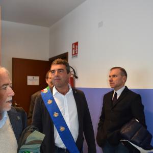 Inaugurazione biblioteca: la visita alla biblioteca, il consigliere delegato di CMGE Franco Senarega 1