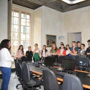 Visita a palazzo Spinola e agli uffici della Prefettura degli studenti della Valle Scrivia (75)