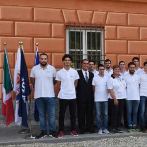 Accademia Italiana Marina Mercantile, i ragazzi con il personale della scuola