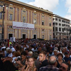 Genova nel cuore, i genovesi in Piazza De Ferrari (8)