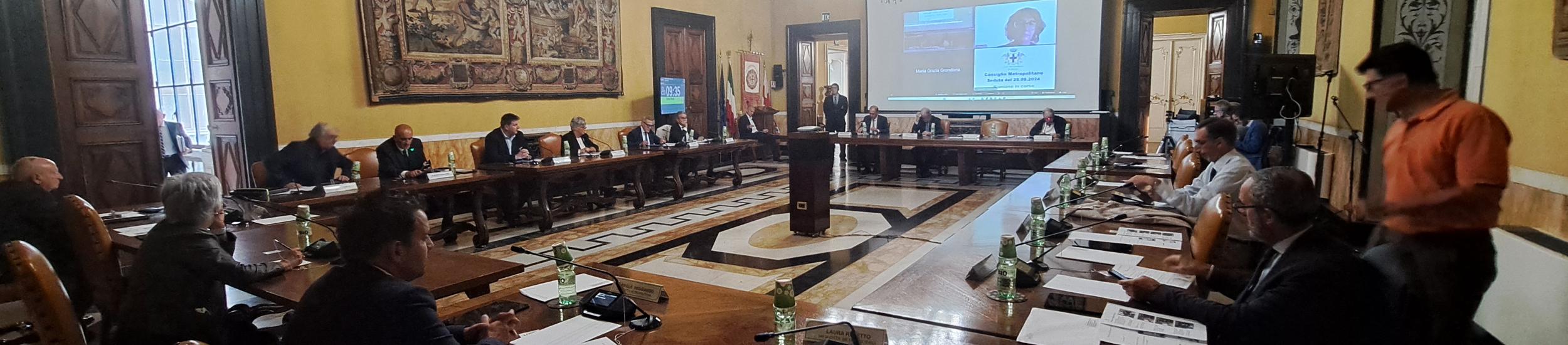 Una seduta del consiglio metropolitano precedente