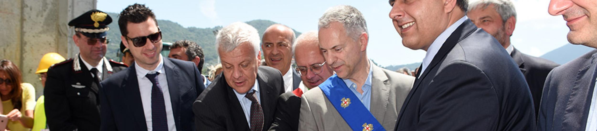Il ministro galletti inaugura il nuovo depuratore del golfo paradiso: “virtuosa sinergia fra enti”