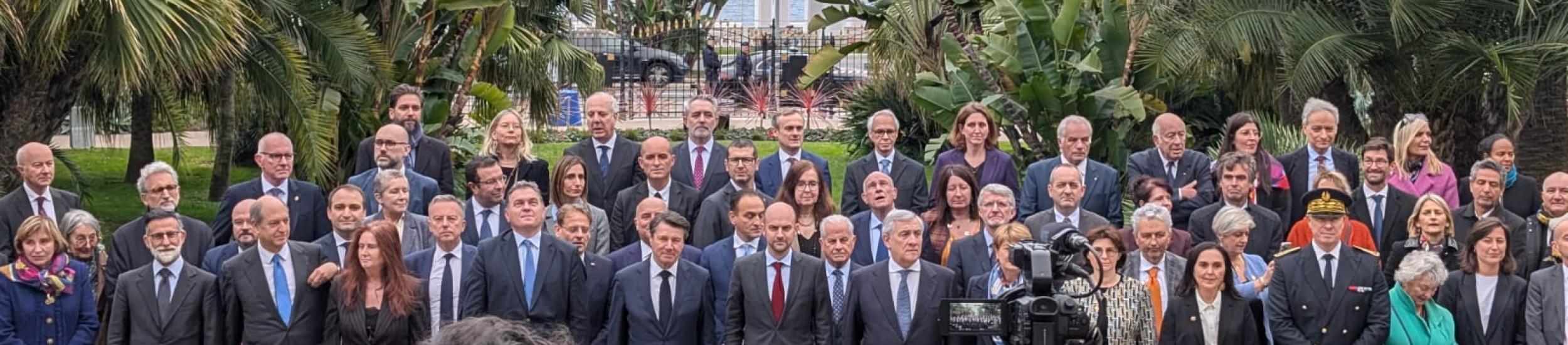 La foto di gruppo dei partecipanti al termine dell'incontro