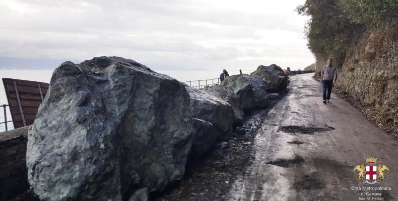 SP227 di Portofino: Massi posizionati per il riempimento