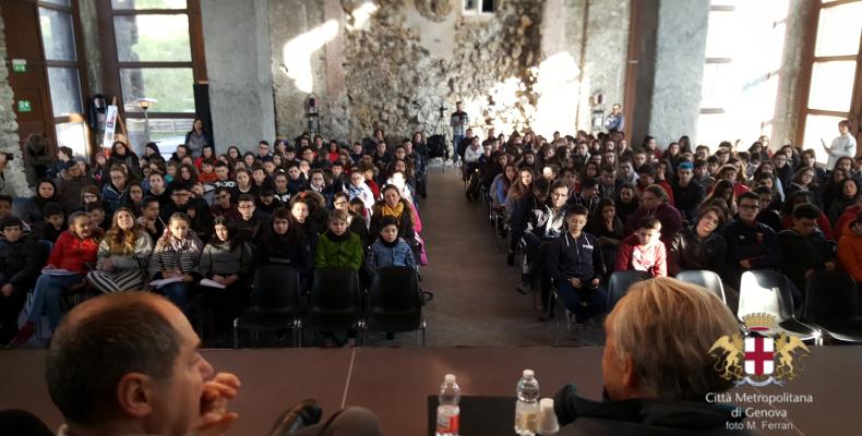 "Oltre il ponte, Partenza per l'ignoto" La platea di studenti