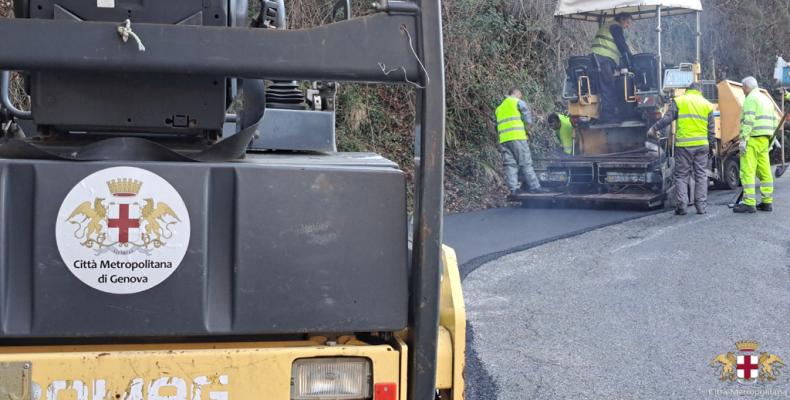 #SP71, in corso asfaltature eseguite con squadre e mezzi della Città Metropolitana