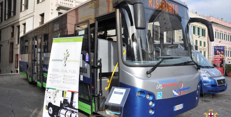 1 Atp green, presentazione nuovi bus in piazza De Ferrari