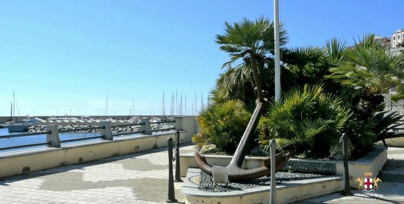 Arenzano, monumento ai caduti del mare 