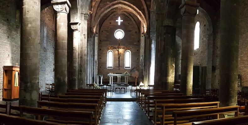 Cogorno, Basilica di San Salvatore dei Fieschi, navata centrale