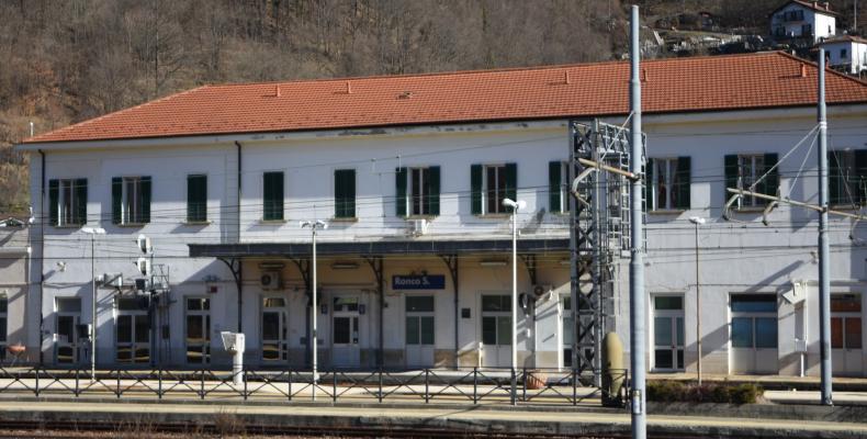 Ronco Scrivia, la stazione ferroviaria