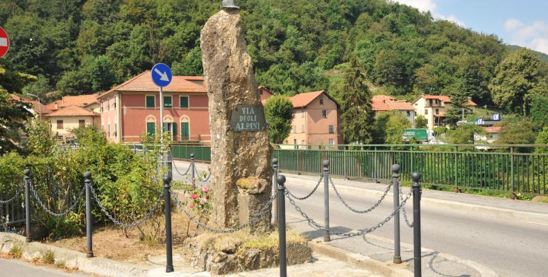 Savignone, Monumento agli alpini