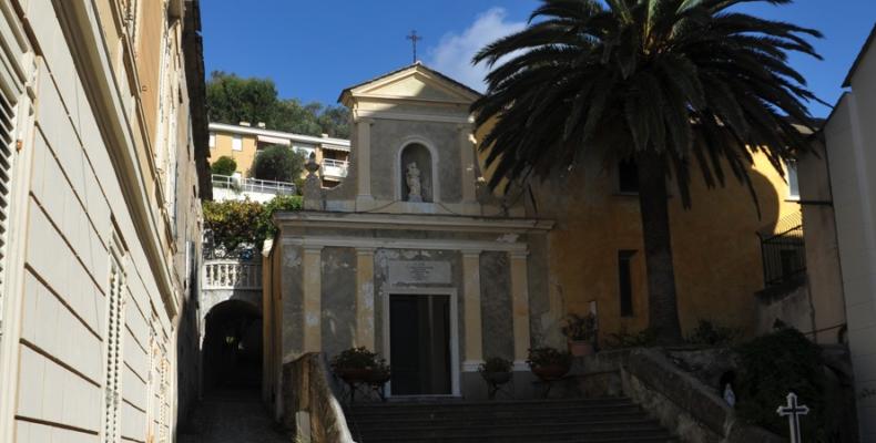 Moneglia, ingresso Oratorio dei Disciplinati