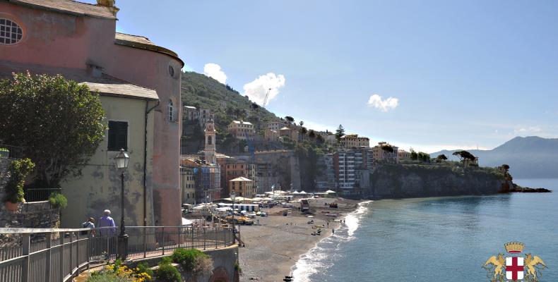 Sori, passeggiata a mare e spiaggia