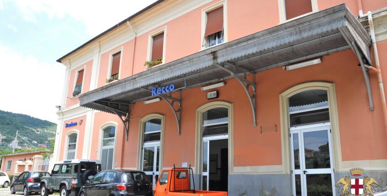 Recco, ingresso stazione ferroviaria