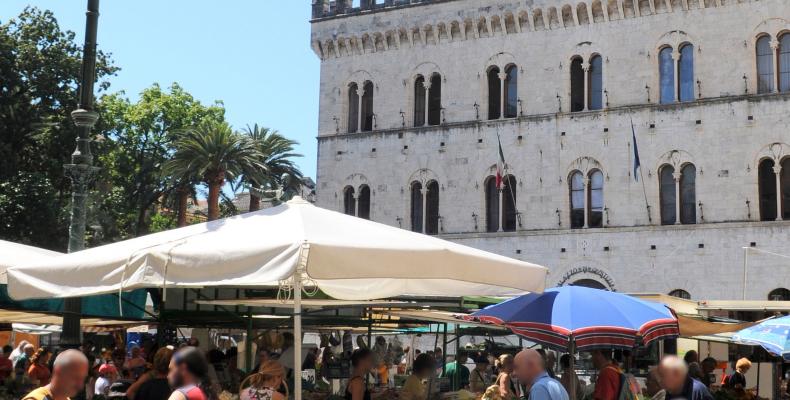 Chiavari, Mercato di piazza Mazzini