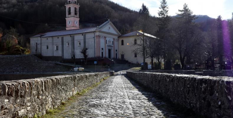 Montebruno, Ponte e chiesa 2