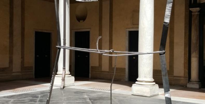scultura atrio prefettura 2