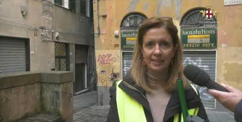 Settimana europea per la riduzione dei rifiuti, tanti cittadini e studenti del Classico Mazzini nel centro storico di Genova con Ecoattivi