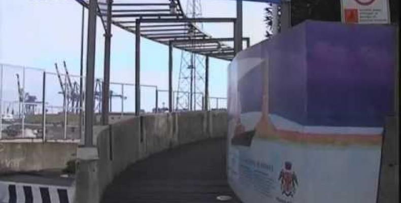 Nuova segnaletica al Terminal traghetti per arrivare alla passeggiata della Lanterna