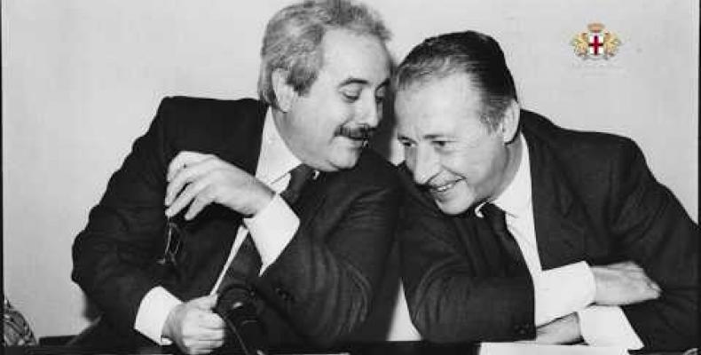 Salvatore Borsellino, fondatore del Movimento Agende Rosse, incontra i ragazzi delle scuole al Teatro Carlo Felice