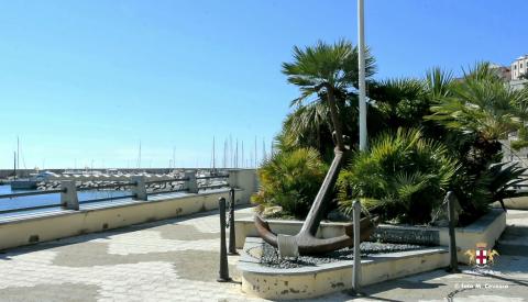Arenzano, monumento ai caduti del mare 