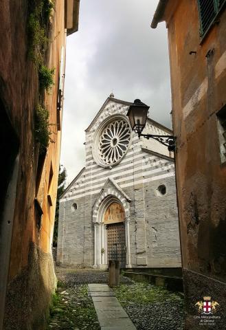 Cogorno, vicolo e Basilica di San Salvatore dei Fieschi