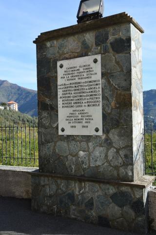 Tribogna, Monumento ai caduti