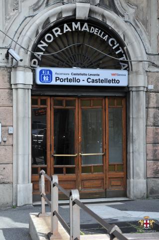 Genova, ingresso ascensore Portello Castelletto