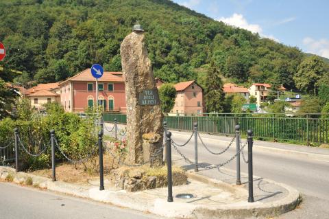 Savignone, Monumento agli alpini