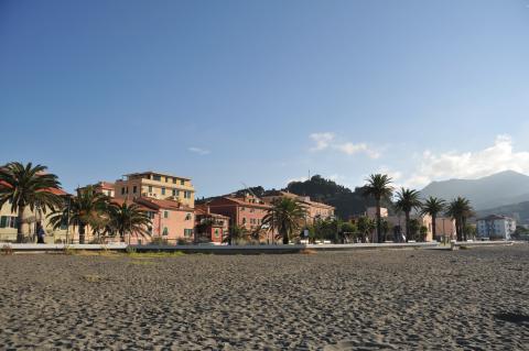 Sestri Levante, Frazione Riva Trigoso, la spiaggia