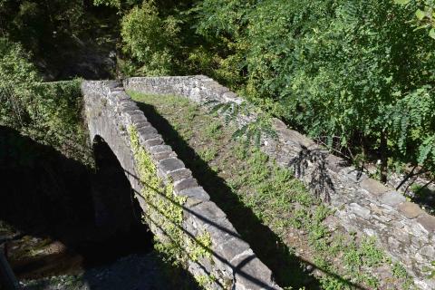 Neirone, Ponte Antico