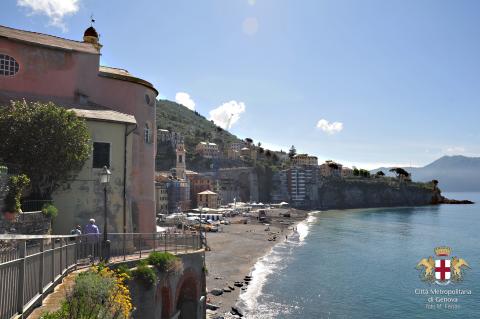 Sori, passeggiata a mare e spiaggia