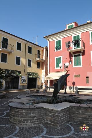 Cogoleto, scorcio piazza M. Raimondi