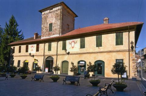 Casella, Palazzo Fieschi