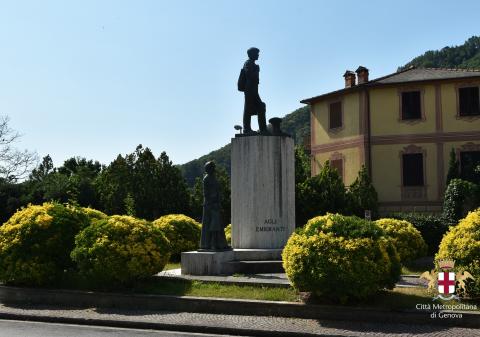 Cicagna, monumento agli emigranti