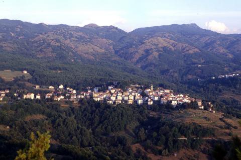 Fontanigorda, Panorama