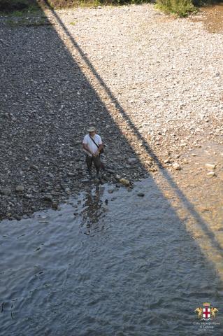 Gorreto, pescatore nel fiume Trebbia