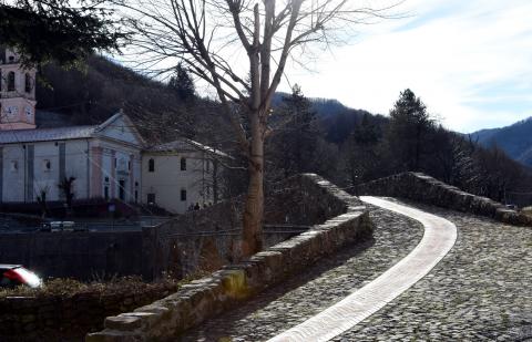 Montebruno, Ponte e chiesa 1