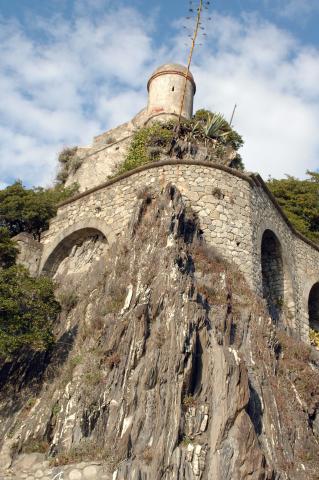 Moneglia, Fortezza e torre di Villafranca