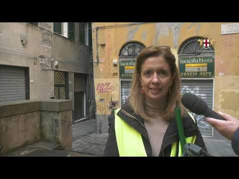 Settimana europea per la riduzione dei rifiuti, tanti cittadini e studenti del Classico Mazzini nel centro storico di Genova con Ecoattivi